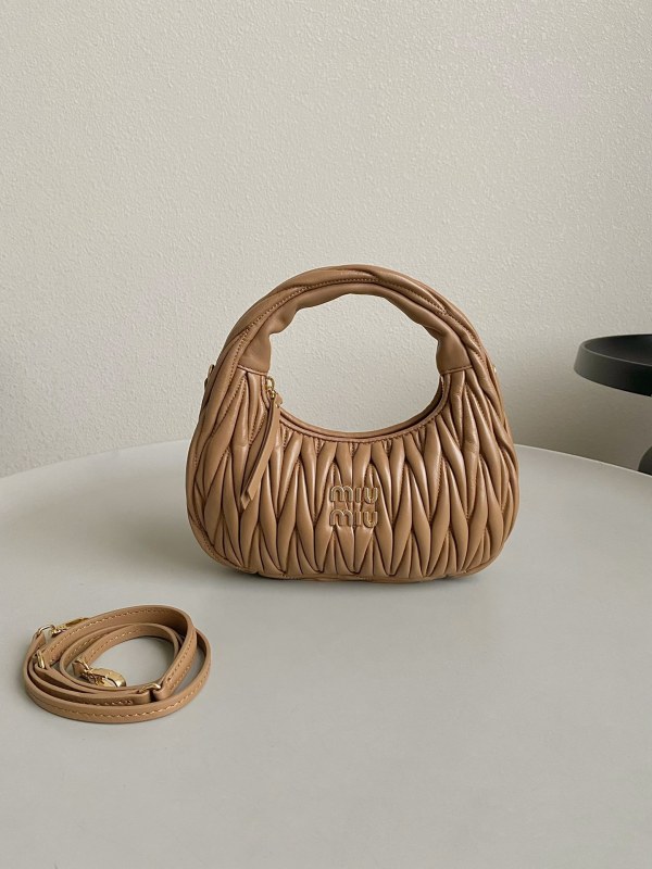 Borsa MiuMiu 24'  Wander Hobo 17x20x6cm