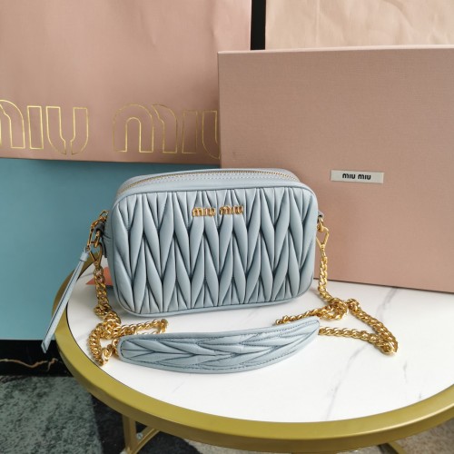 MiuMiu Matelasse 5BH118B 20x13x5,5cm