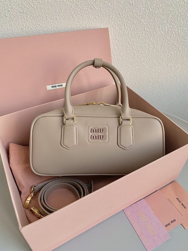 Borsa MiuMiu OOTD 27x12x9cm