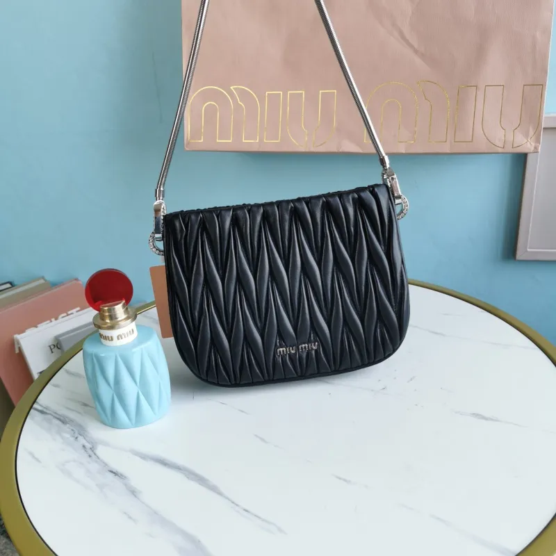 Borsa MiuMiu Sassy 5BA200 20x15x4,5cm