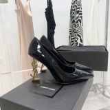 Scarpe Ysl in pelle lucida e tacco dorato 
