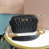 MiuMiu Matelasse 5BH118B 20x13x5,5cm