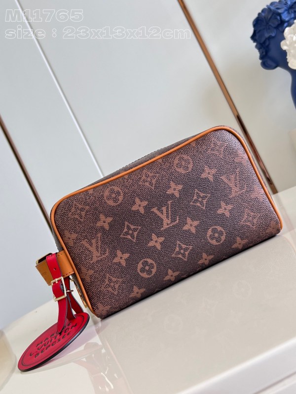  Locker Dopp Kit M11765  23 x 13 x 12 cm