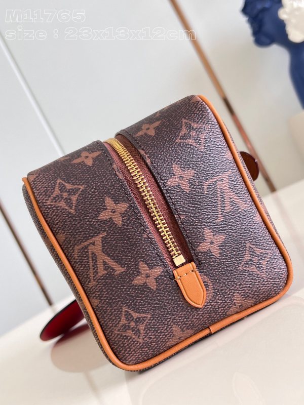  Locker Dopp Kit M11765  23 x 13 x 12 cm
