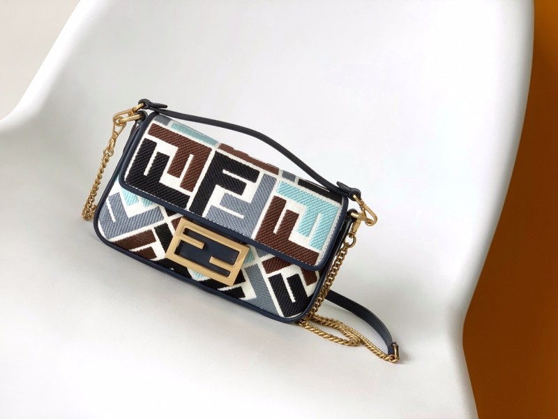 Fendi Baguette 8017 19x4x11.5cm
