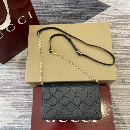 Super mini borsa a spalla GG Emblem 818705  20x12.5x4.5cm