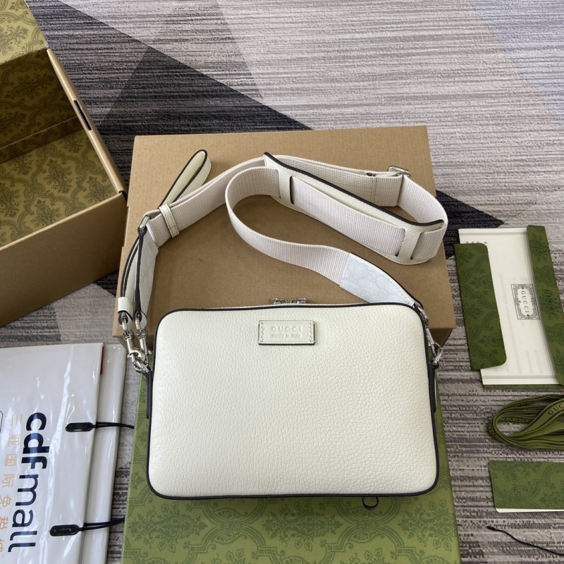 Borsa a tracolla GG con targhetta  795465  24x16.5x4.5cm