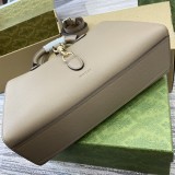 Borsa shopping misura media con chiusura a moschettone 806205 31x22x10cm