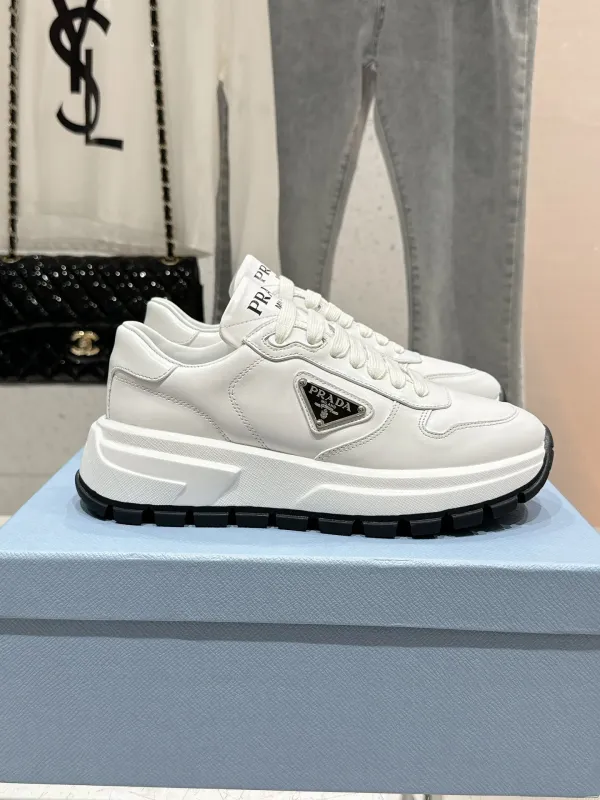 Scarpe Prada