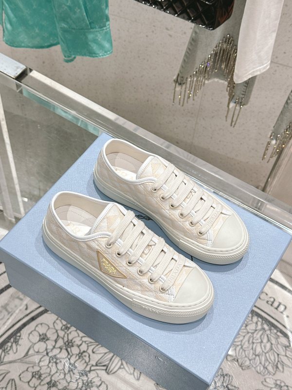 Scarpe Prada