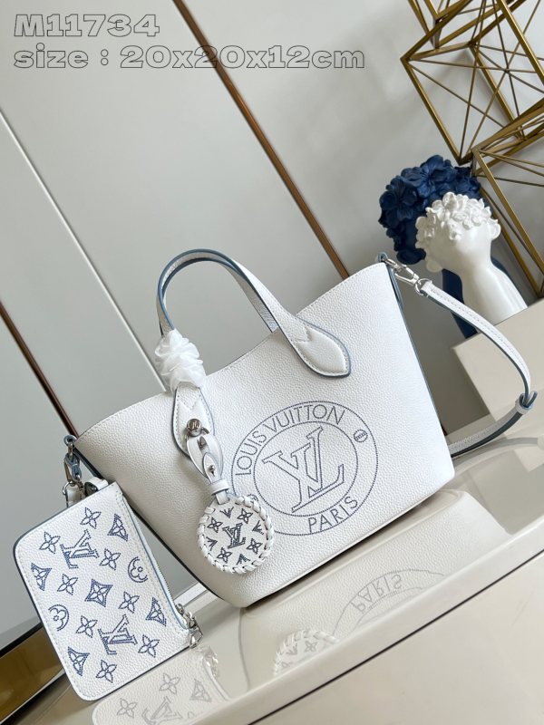 LV  M11734  Blossom 20 x 20 x 12.5CM