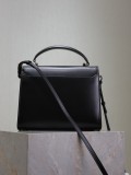 Cassandra Media  578000 24.5×20×11.5cm