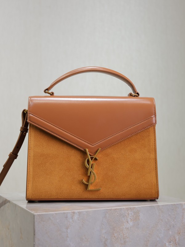 Cassandra Media  578000 24.5×20×11.5cm