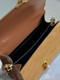 Cassandra Media  578000 24.5×20×11.5cm