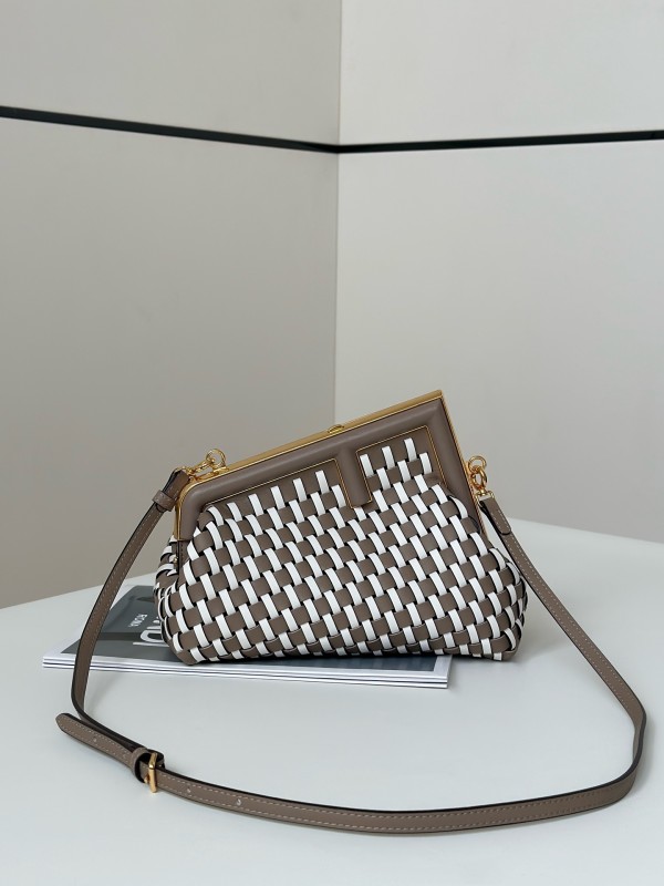Borsa Fendi 80103 24X9X18cm