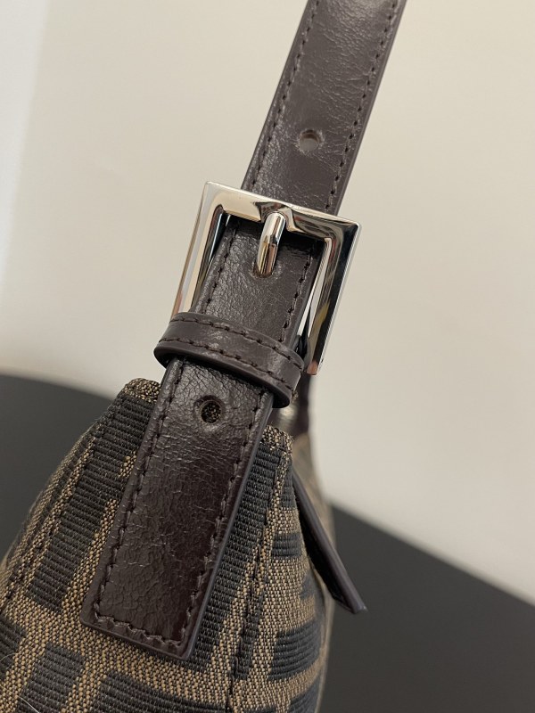 Borsa Fendi 19x14x8cm