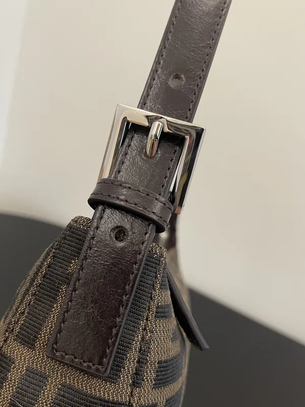 Borsa Fendi 19x14x8cm