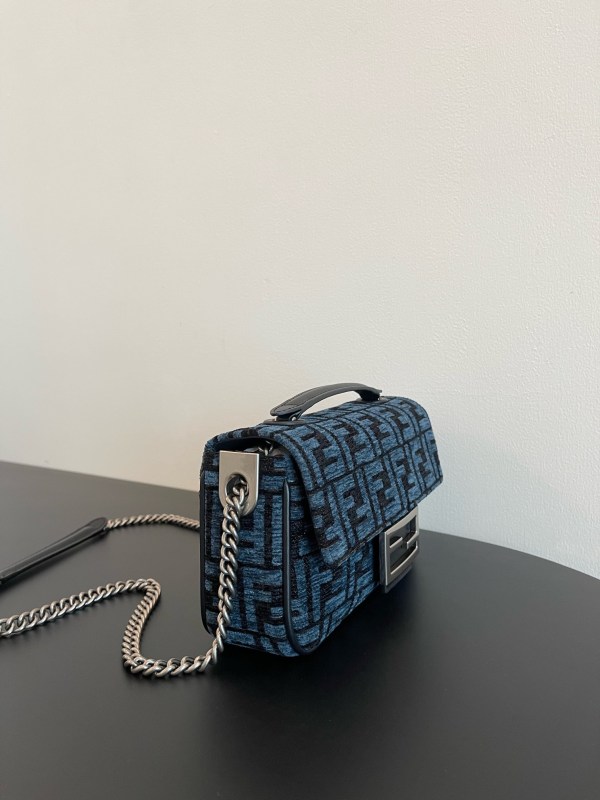 Borsa Fendi 24x14.5x7cm