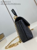 Nano Madeleine M12144 - M12445 12.5 x 6 x 21CM