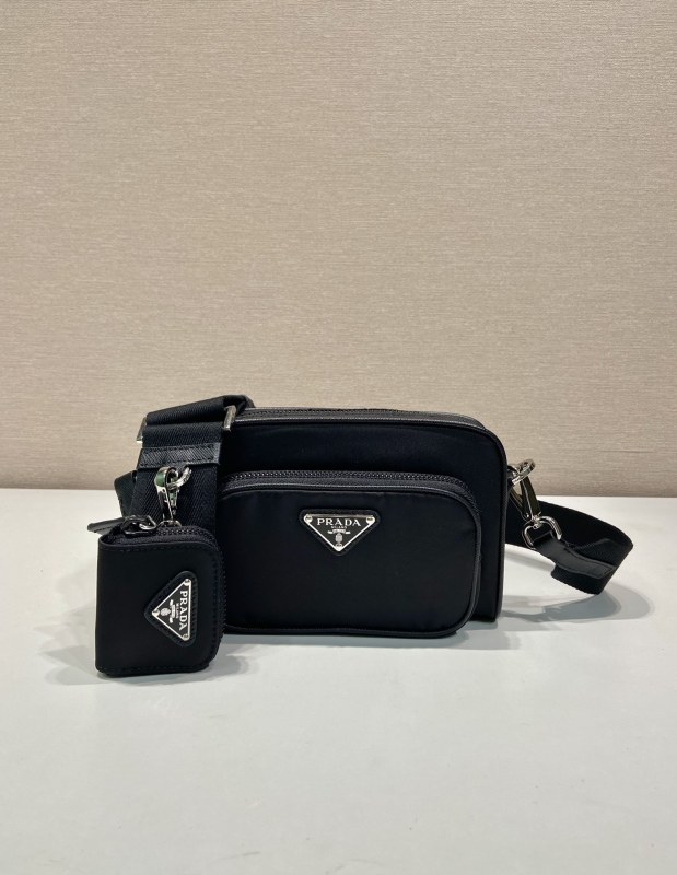 Prada 2VH172  18x 11.5x 5cm