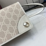 Mini borsa a spalla GG EMBLEM 820688 20x12.5x5cm