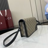 Mini borsa a spalla GG EMBLEM 820688 20x12.5x5cm