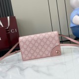 Mini borsa a spalla GG EMBLEM 820688 20x12.5x5cm