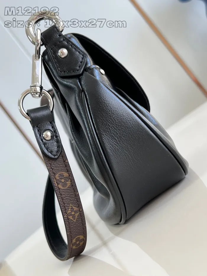 LV M12192 Sunset Vibe 18 x 3 x 27cm