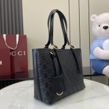 Borsa shopping GG Emblem 847456 25x20x10cm