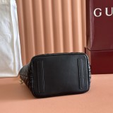 Borsa shopping Gucci Betty 847386  18x18x12.5cm