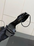 Sandali YSL in vernice nera e tacco dorato 
