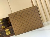 Pochette / Cartella a busta Monogram