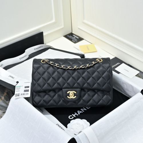 Flap Classica 25.5cm in pelle martellata, versione aggiornata con interno nero. Dettagli Oro 24k - Pronta consegna.