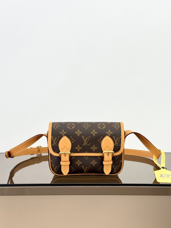 Borsa LV M26805  19.5x15x6 cm