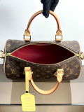 Borsa LV M11945 30x21x17 cm