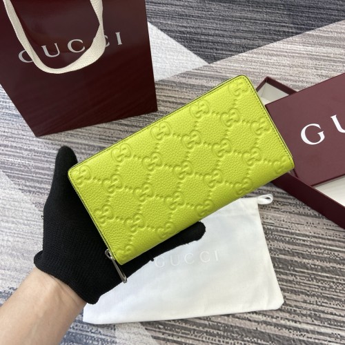 Gucci piccolo accessorio in 19cm x 10.5cm x 2.5cm