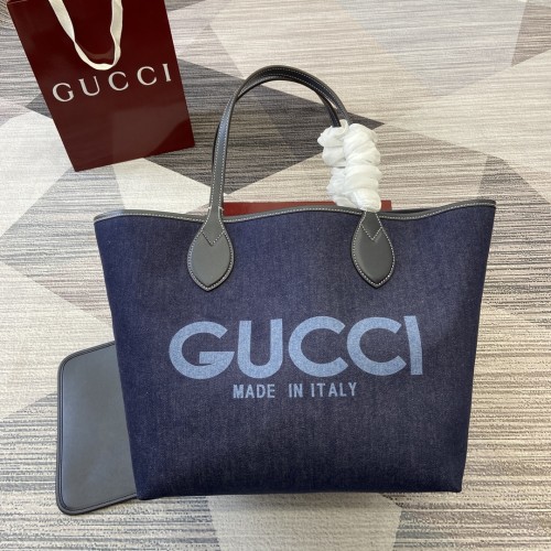 Gucci GG Supreme 30.5cm x 28cm x 27cm