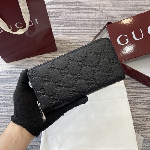 Gucci piccolo accessorio in 19cm x 10.5cm x 2.5cm