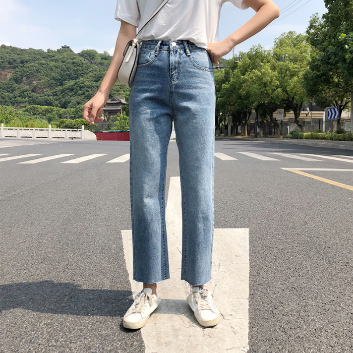 Women Denim Jeans Stylish Mini Bell-bottomed Pants Jeans for Leisure and comfort Streetwear Pants Light Cotton Women Jeans