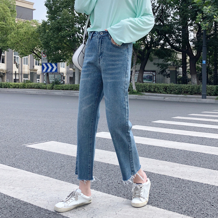 Women Denim Jeans Stylish Mini Bell-bottomed Pants Jeans for Leisure and comfort Streetwear Pants Light Cotton Women Jeans