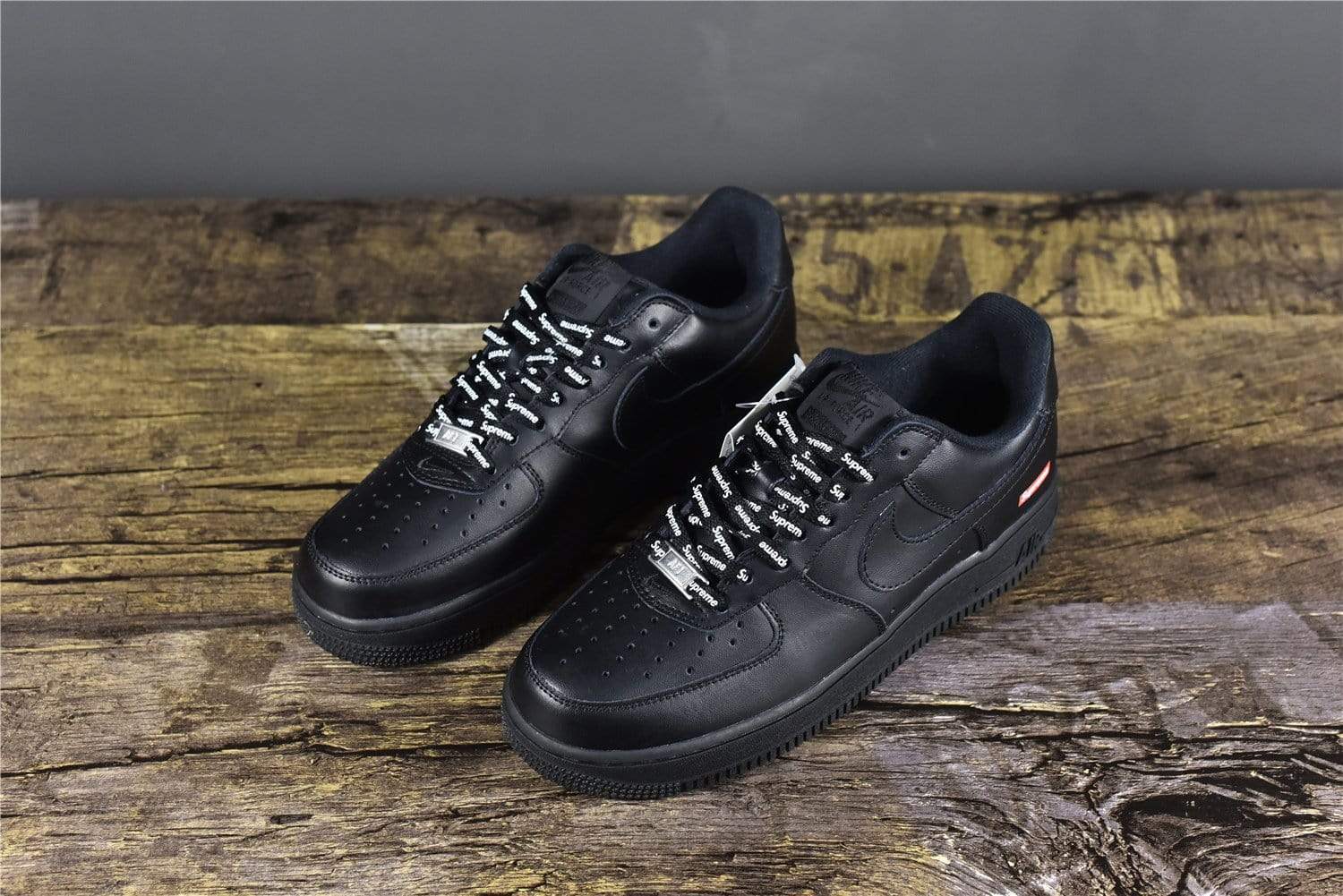 air force 1 low supreme black