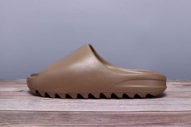 YEEZY SLIDE  Core 2021