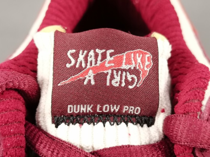 Nike SB Dunk Low Skate Like a Girl