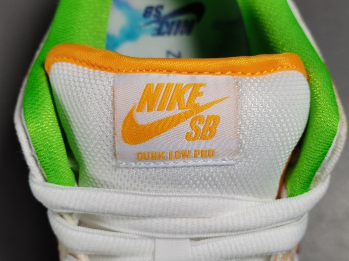 Nike SB Dunk Low Street Hawker (2021)