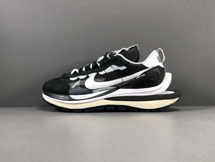 Nike Vaporwaffle sacai Black White