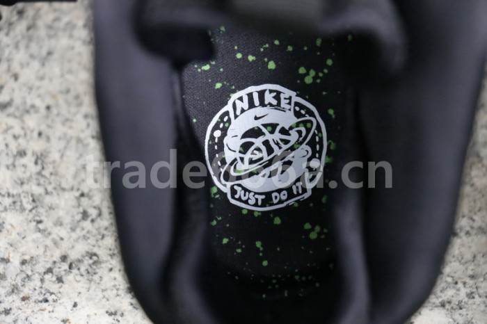 Authentic Nike Air Foamposite One “Green Strike”