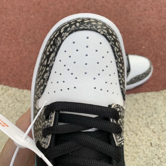 Authentic Nike SB Dunk Low“Elephant”