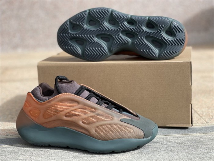 Authentic Yeezy 700 V3 Copfad