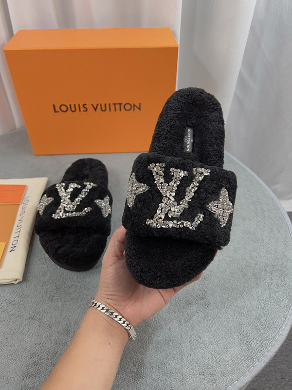 LV Sandals 1：1 Quality-653