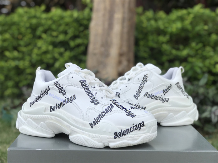 B 17FW Tripe-S High End Sneaker-330